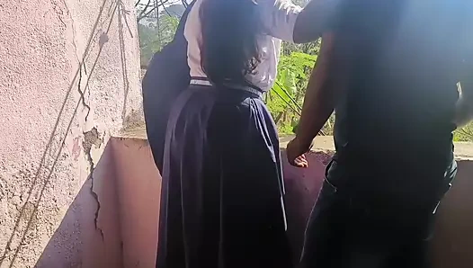 Gav se padane ahi hu hi ladaki ko sir ne ache se choda