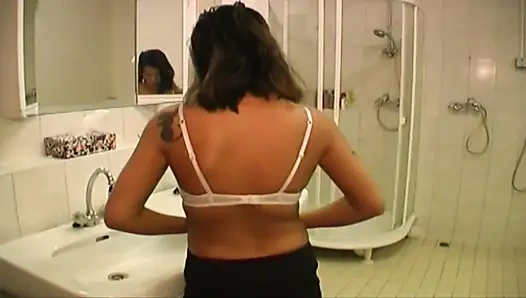 Seksi doktorum iyi bir saksoyla benimle ilgileniyor