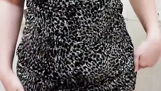 Duş alıyorum, kim buraya gelmek ister!