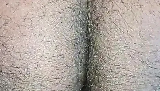 Yengenin götünü ve amını çok iyi siktim ve onu boşalttim.