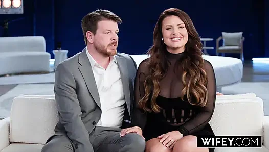 Evli kadın muhteşem tombul ateşli evli kadın Lacy en iyi grup seks sürprizi için gözleri bağlı