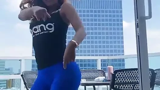 Vp01 - tefi valenzuela 1