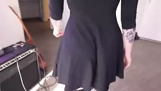 Dövmeli baştan çıkaran asılı arazi lord cumshot kolej