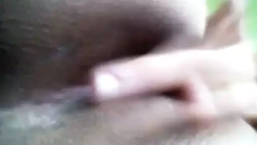 Danada Enfiando Dedo no Cuzinho