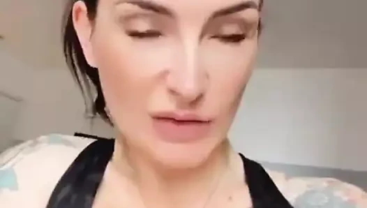 Bu sevgililer gününde kraliçene davranmanı kolaylaştıramadım.