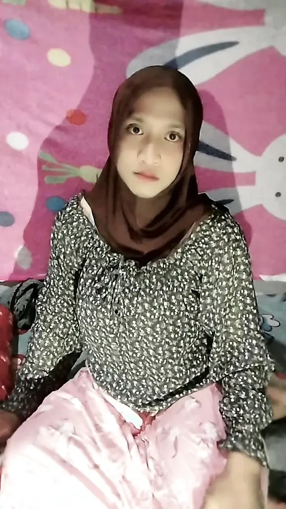 Güzel bir başörtülü ve örtülü