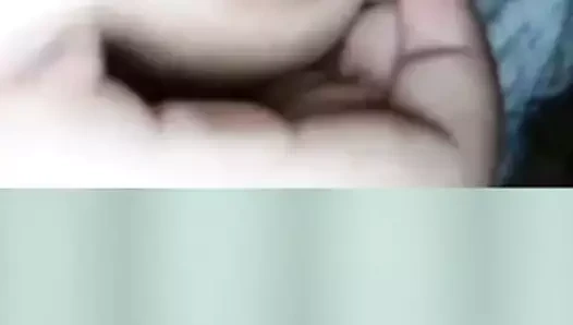 Gf boob görüntülü görüşmeye basıyor