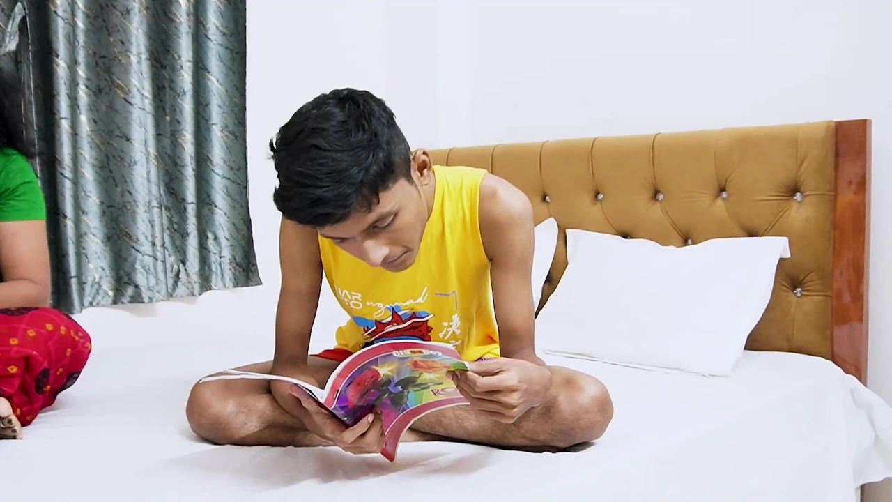 सौतेली मम्मी अपने सौतेले बेटे को बहकाती है, हार्डकोर सेक्स