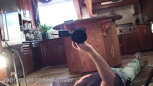 Aleska elmas sıcak bir fotoğraf setini çekiyor