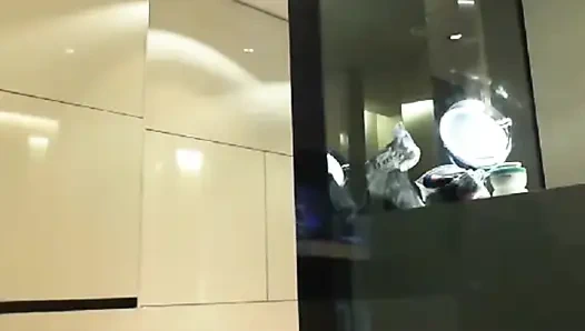 Dea Berlin'de fışkırtma ve duş