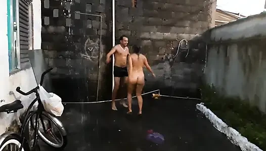 Junior Gogoboy Ile Yağmurda Seks