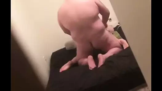 Tombul adam sikikleri eş raw ve verir ona bir Creampie