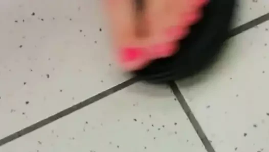 Seksi sarışın milf ayaklar ve faceshot beyaz footjob ayak