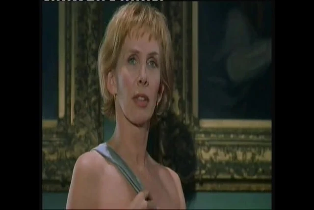 Trudie styler çıplak ve kıllı