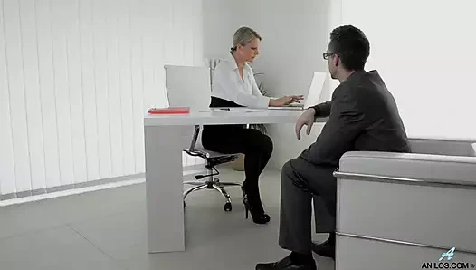 Samantha Jolie göt çağrısı için rol yapmaktan asla korkmuyor