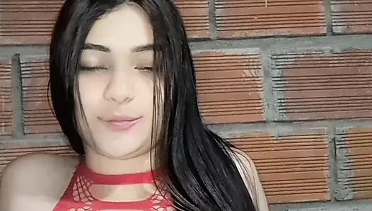 Üvey anne, üvey oğlunun işe başlamadan önce iç çamaşırına hızlıca boşalmasına yardım etti