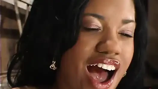 Sydnee Capri ve Dragonlily
