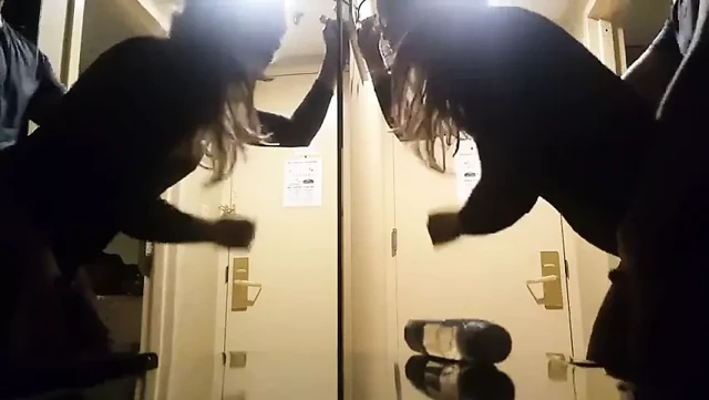 Motelde beyaz bir adam tarafından becerdin