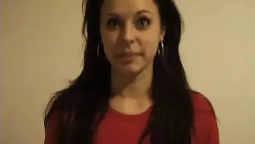 Iveta'nın ilk seçmeleri, güzel kız. bugün traş amını seks oyuncağıyla mastürbasyon yapan bir porno yıldızı