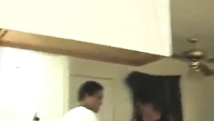 Bu, bir çapaya ve onun sürtük kız kardeşlerine nasıl davrandığın