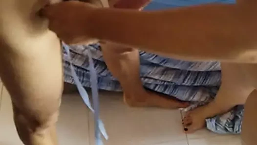 horoz bağlı yukarı ve çırpılmış