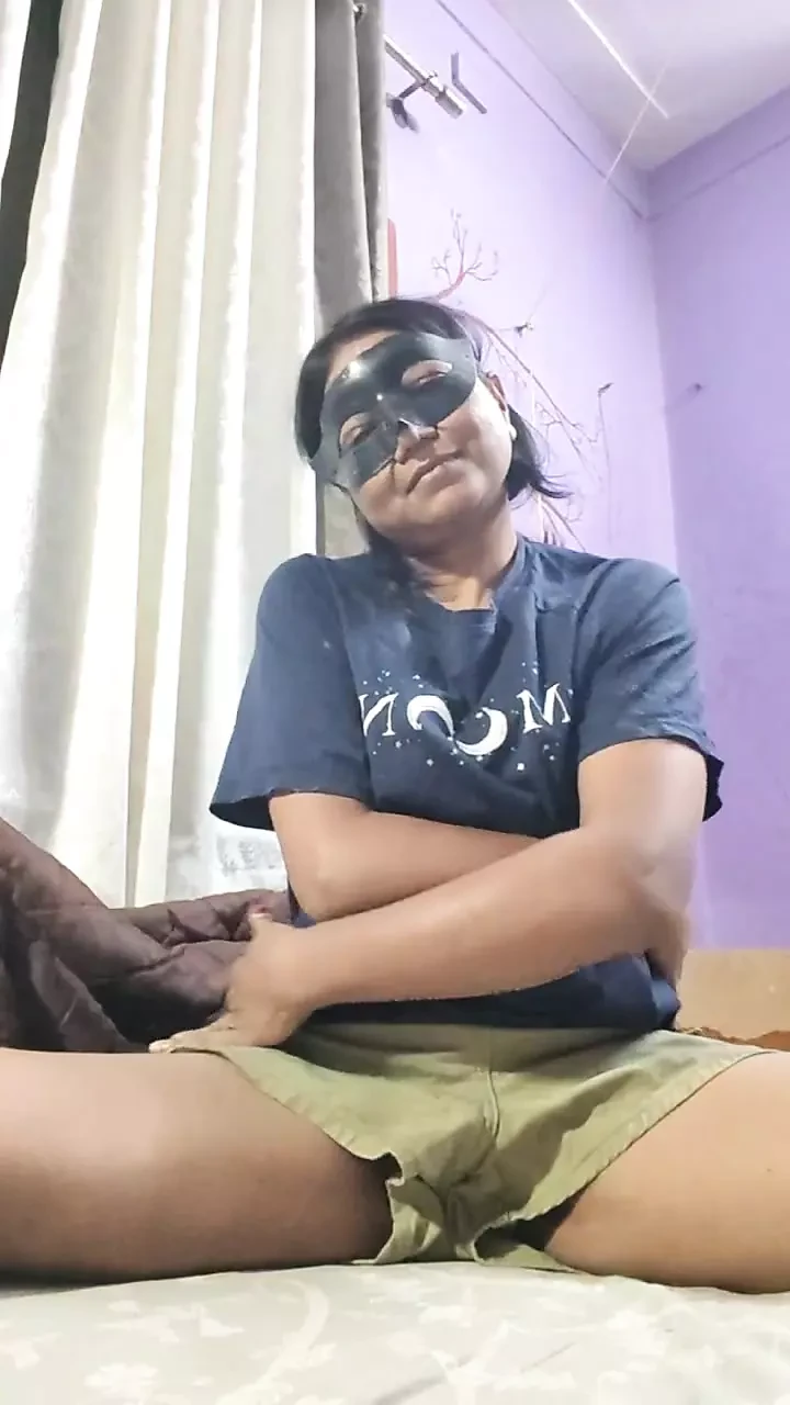 Indian girl fingering herself