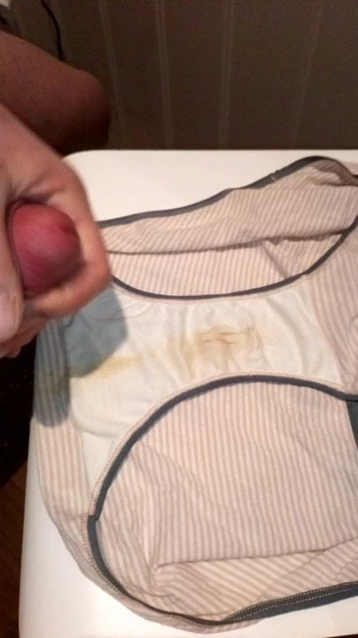 cumming üzerinde kirli külot