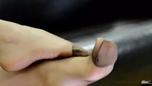 Ayak parmakları güçlendirilmiş külotlu çoraplı metres bacakları