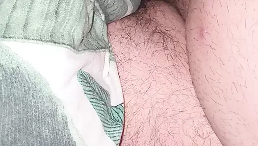 Üvey anne üvey oğlunu büyük ereksiyon ve elle muamele gördü