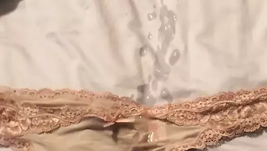 Külot üzerinde boşalmak