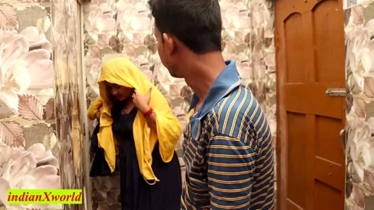 Yenge ani yağmurla ıslanıyor! Yenge ile sert sert seks