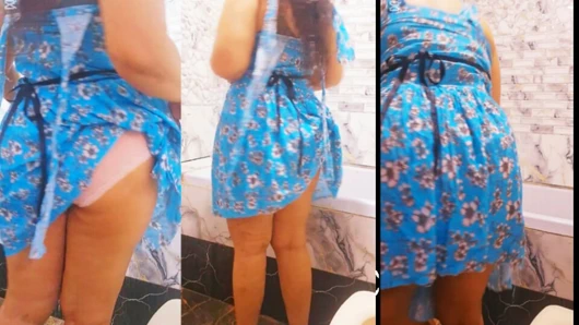 Asyalı seksi kız banyoda tek başına eğlence