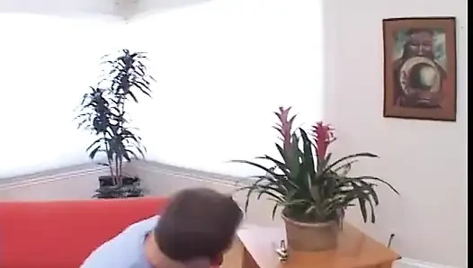 Koyu saçlı güzellik Penny Flame cinsel fantezileri gerçekleştirebilecek gerçek bir cin