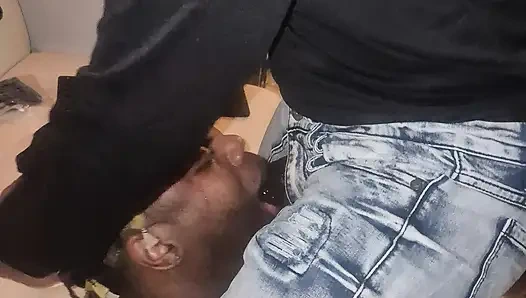 Yüze oturma tükürük yutuyor yüz sikişi çılgınlığı alfa bu sürtüğün ağzına sahip!