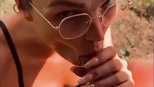 Üvey erkek kardeşime tatilde sakso çektiriyorum