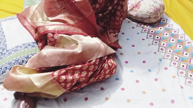 Patronum güzel seksi karımı sikiyor