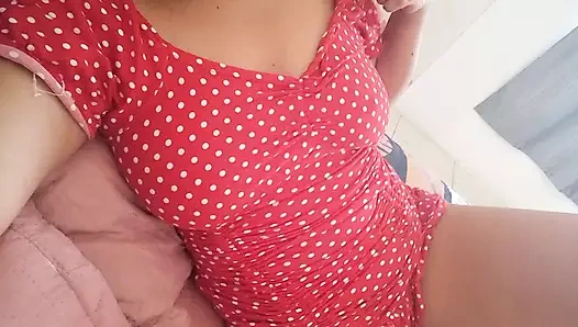 KÜÇÜK KıRMıZı BAŞLıKLı KıZ ATEŞLI !! YıLDıZLAR GIBI HAREKET EDIYOR TANRıÇALAR GIBI MASTÜRBASYON YAPıYOR LEZZETLI AMCıK VE SERT MEMELI BIR LATIN