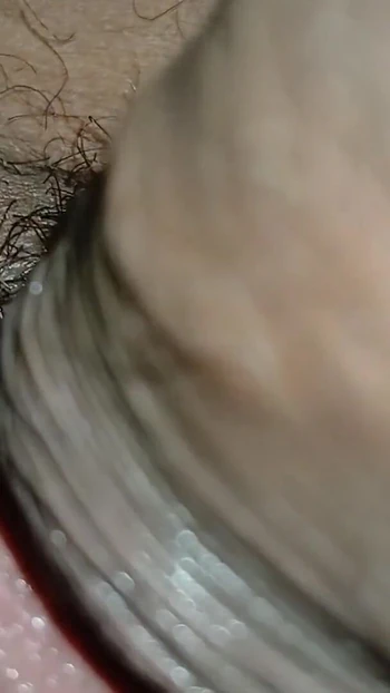 Обязательный для просмотра момент из "Сводный брат заставил свою сводную сестру пососать его член и трахнул ее киску"