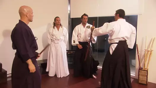 Kinky pornstar yakın çekim çekimde büyük bir sığır termometresine karşı onu kedi sürmek