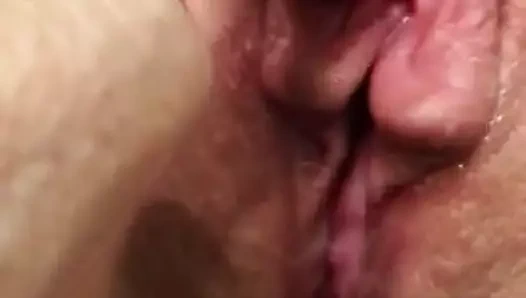 Amcık boşalmak karısının kedi cumming sert tekrar sırılsıklam ıslak