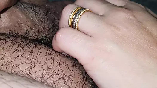 Üvey anne üvey oğlunun yarağıyla götünü sikiyor