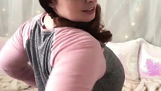 Bu eğlenceli summery gerileme kamp konseyi üyesi Bea'ya sahip!