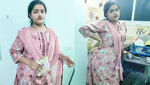 Hizmetçi teyze hasta olduğu için bakire üvey kızını bugün işe gönderdi