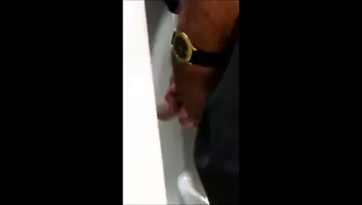 Adım baba gösteriliyor