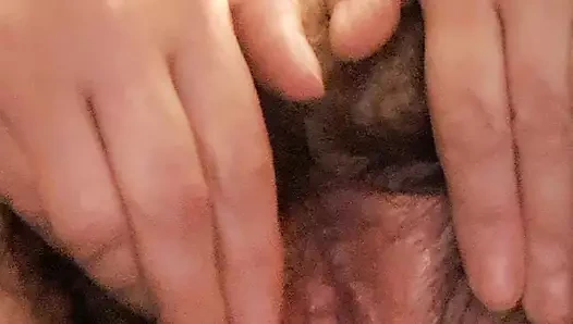 Üvey oğul sulu vajinama bakmayı seviyor