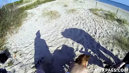 Arap kız sahilde köpek stili becerdin