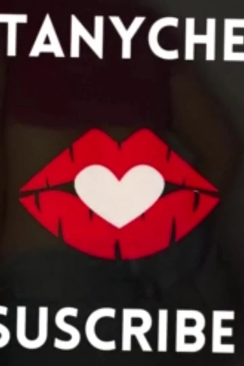 Üvey kız kardeşimi porno yaparken keşfediyorum