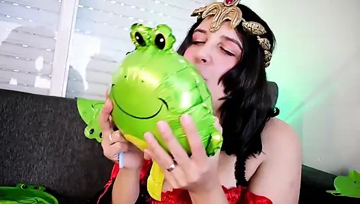 Prenses öpücüğü kurbağalara biniyor ve fışkırtıyor - tavşan tezgahbası