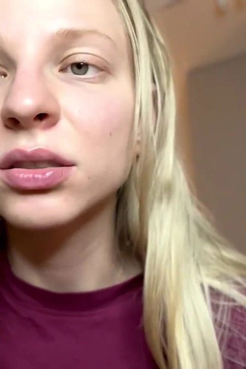 Baskın tanrıça seni yoğun bir şekilde sikiyor