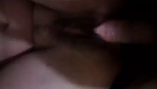COMENDO A BUCETA PELUDA DA JOSIANE